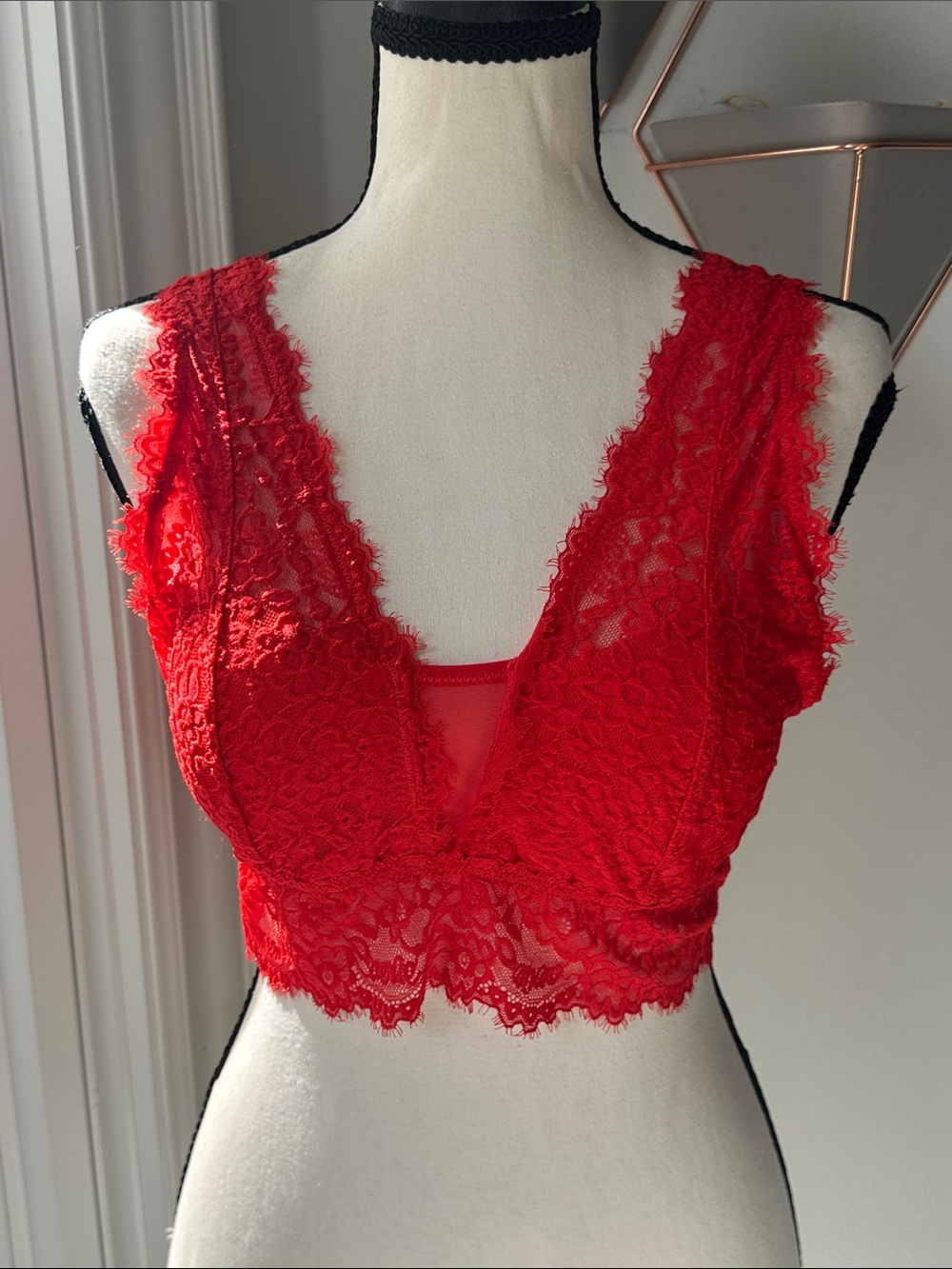 AERIE Red Lace Bralette Crop Bra Tank Top Feminine Layering Piece Size Large
